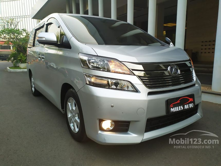 Toyota vellfire 2014