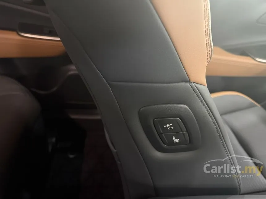2023 Toyota Crown RS Advance Sedan