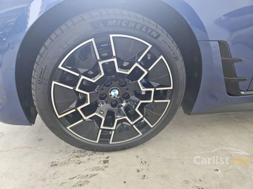 2025 BMW i4 eDrive35 Coupe