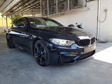 2016 BMW M4 3.0 Coupe TwinTurbo Head Up Display Push Start Button Xenon Light LED Daytime Running Light Reverse Camera Paddle Shift Harman Kardon Sound System Carbon Fiber Roof Top I-Drive