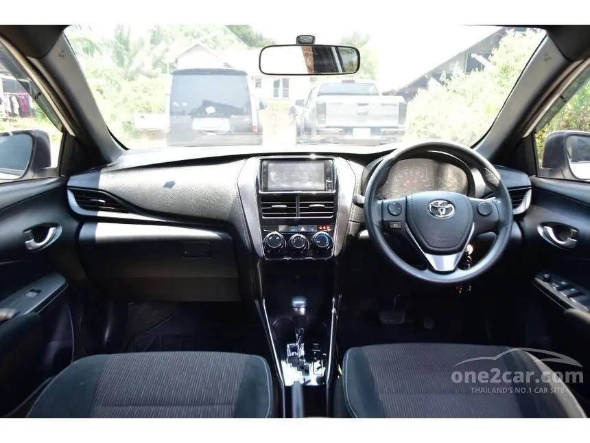 2024 Toyota YARIS Entry Hatchback