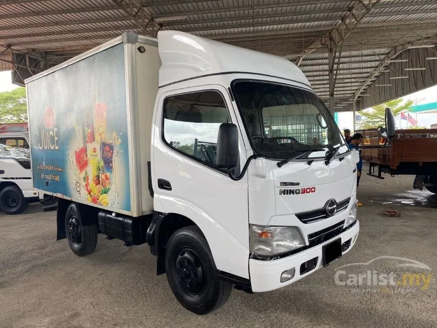 2014 Hino WU600R Lorry