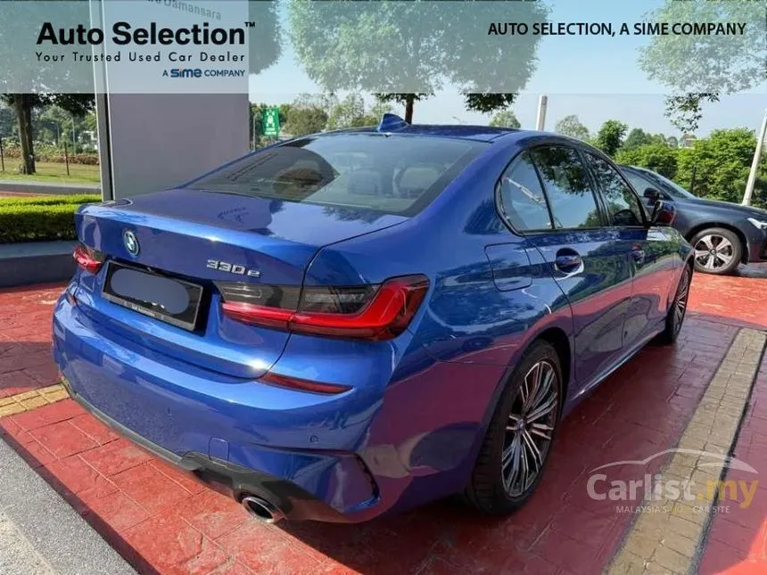 2022 BMW 330e M Sport Sedan