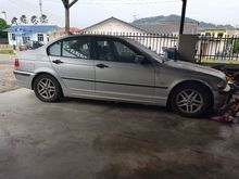 2001 BMW 318i 1.9 Sedan