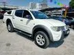 2013 Mitsubishi Triton 2.5 VGT Dual Cab 4X4 Diesel Turbo 4x4, Canopy