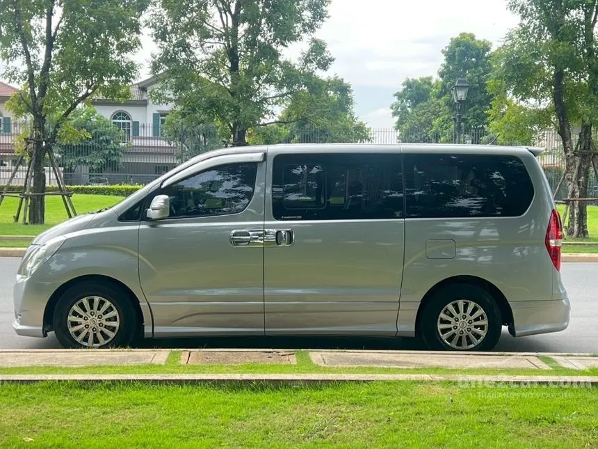 2017 Hyundai H-1 Elite Van