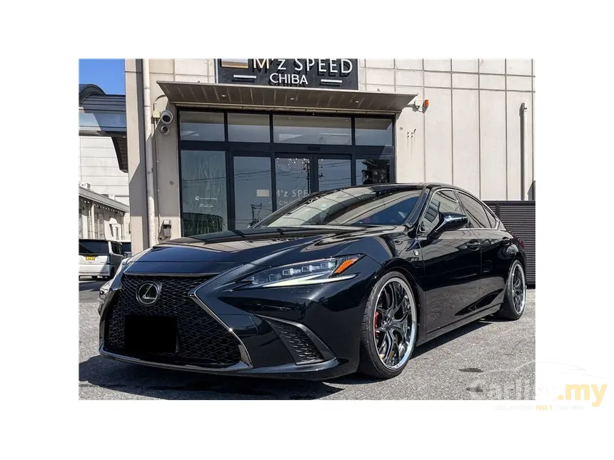 2022 Lexus ES 300h F Sport Sedan