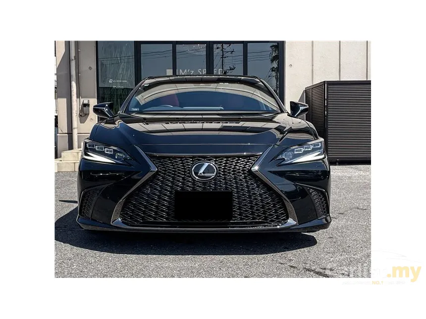 2022 Lexus ES 300h F Sport Sedan