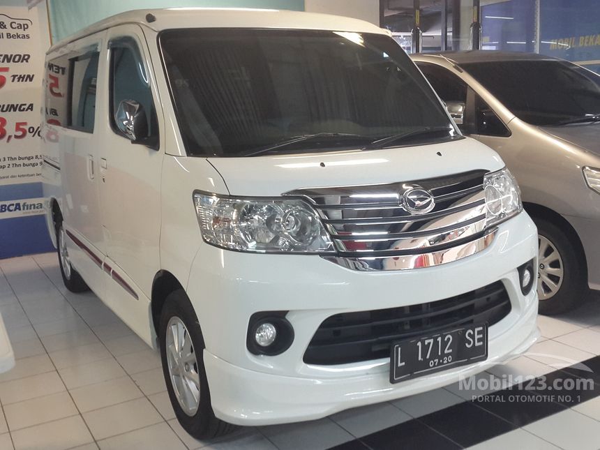 Jual Mobil Daihatsu Luxio 2015 D 1.5 di Jawa Timur Manual ...