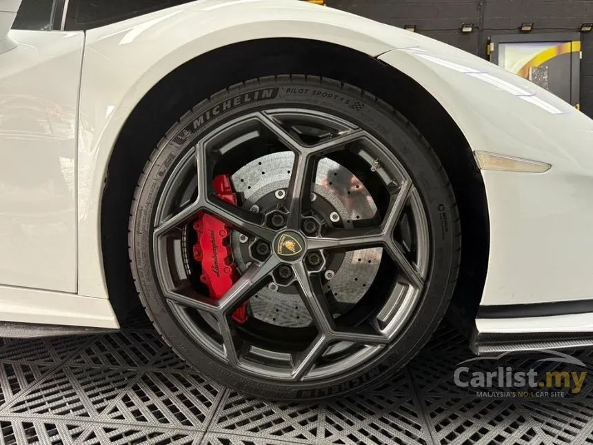 2016 Lamborghini Huracan LP580-2 Coupe