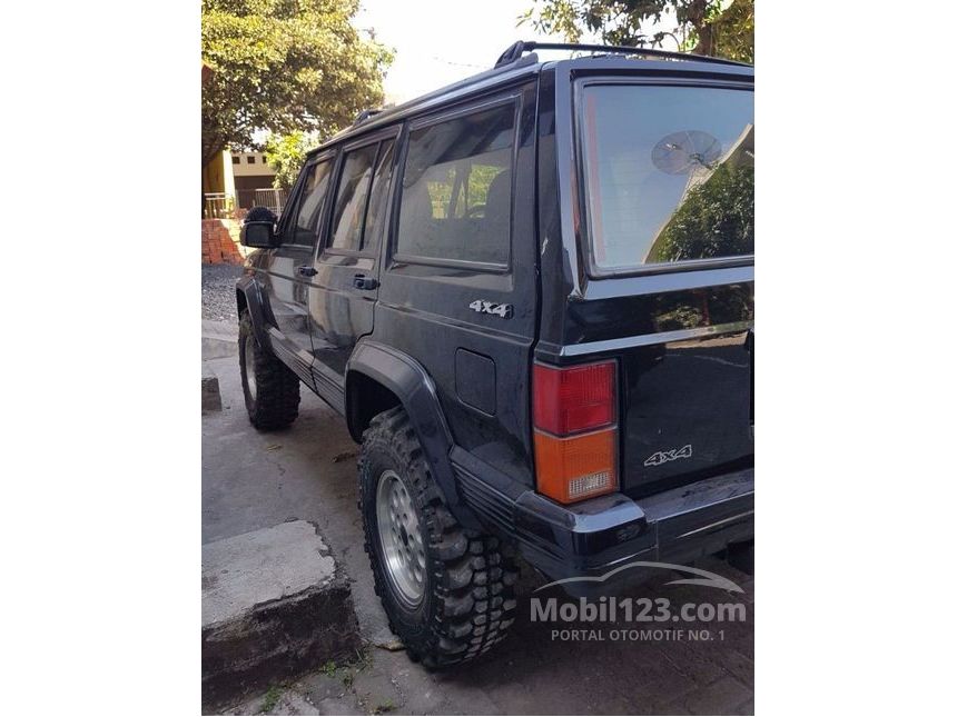 1997 Jeep Cherokee SUV Offroad 4WD