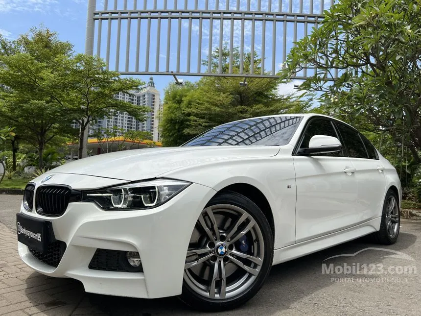 2019 BMW 330i M Sport Shadow Edition Sedan
