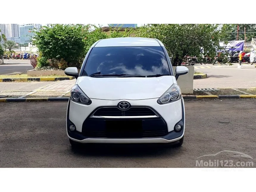 Jual Mobil Toyota Sienta 2017 V 1.5 di DKI Jakarta Automatic MPV Silver Rp 159.000.000