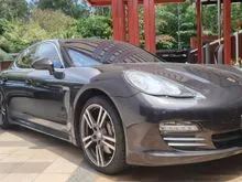 2010 Porsche Panamera 4.8 4S Hatchback