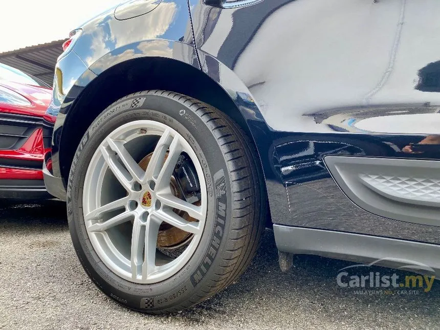 2022 Porsche Macan SUV
