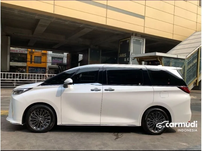 2024 Lexus LM350h Van Wagon