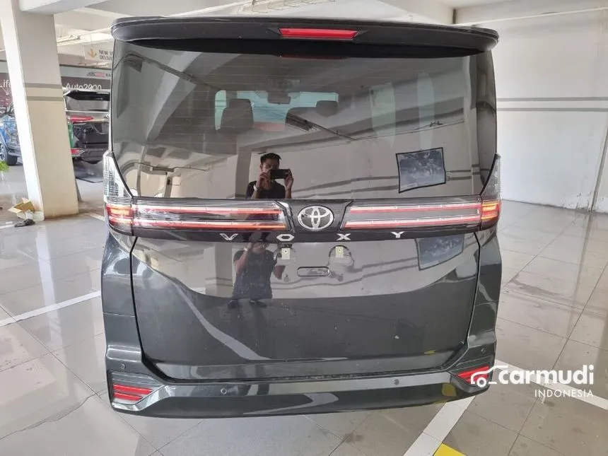 2024 Toyota Voxy Van Wagon