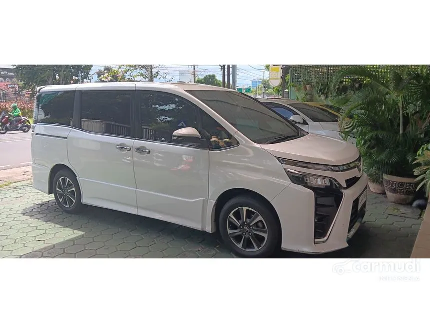 2017 Toyota Voxy Wagon