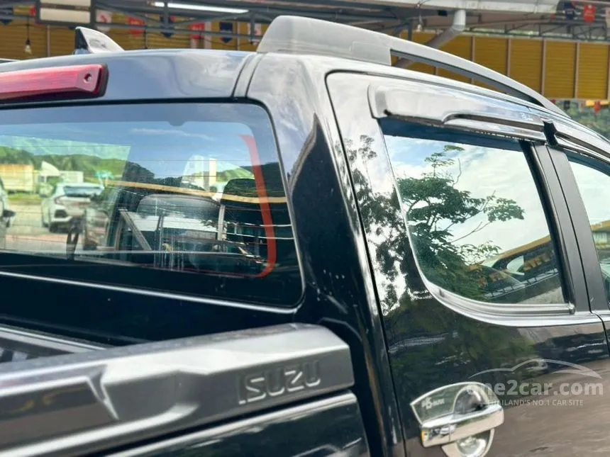 2017 Isuzu D-MAX Vcross Z-Prestige Cab-4 Pickup