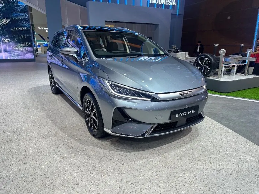 2025 BYD M6 Superior 7 Seater MPV