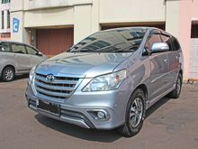 2014 Toyota Kijang Innova Silver 2.0 V Automatic MPV Bensin