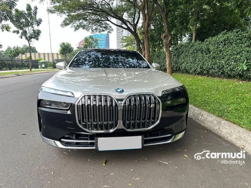 2024 BMW i7 xDrive60 Gran Lusso Sedan