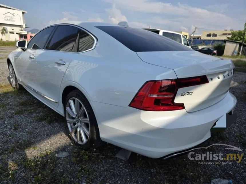 2019 Volvo S90 T8 Inscription Plus Sedan