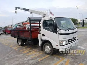 Hino lorry Crane /Isuzu cargo crane /Fuso lorry crane cargo /bdm7500kg /Year register 2022