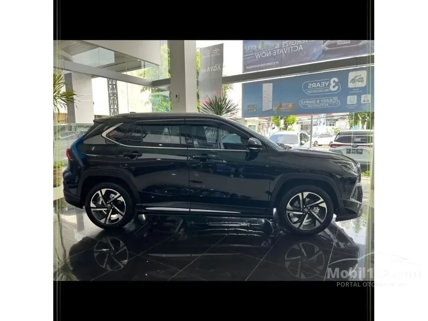 2026 Toyota Yaris Cross S HV SUV