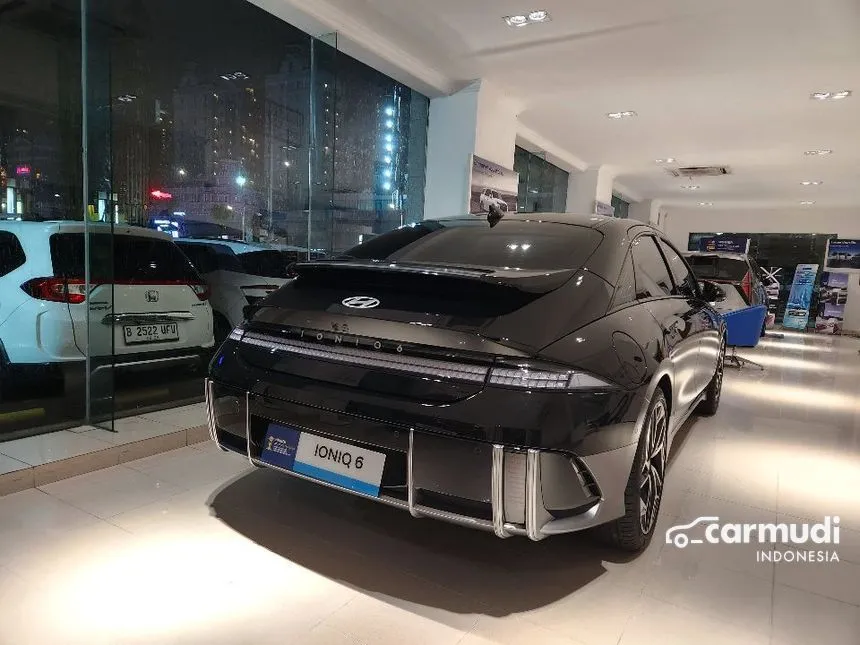 2024 Hyundai IONIQ 6 Signature Long Range Sedan