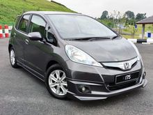 2015 Honda Jazz 1.4 (A) HYBRID Hatchback FULL SERVICE RECORD 1 OWNER TIP TOP CONDITION