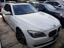 2010 BMW 740i White JPN Spec Vacuum Door