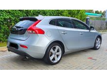 2014 Volvo V40 2.0 T5 Hatchback TURBO SPORT 5YRS WARRANTY