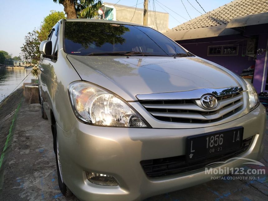 Jual Mobil Toyota Kijang Innova 2005 G 2.0 di Jawa Timur 