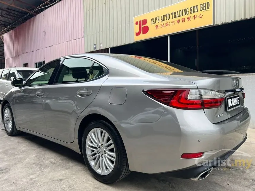 2015 Lexus ES250 Sedan