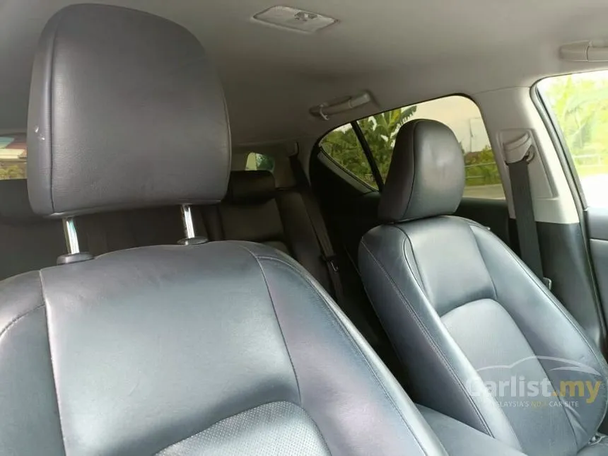 2011 Lexus CT200h Luxury Hatchback
