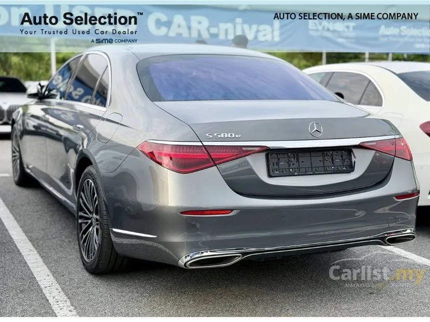 2022 Mercedes-Benz S580e Sedan