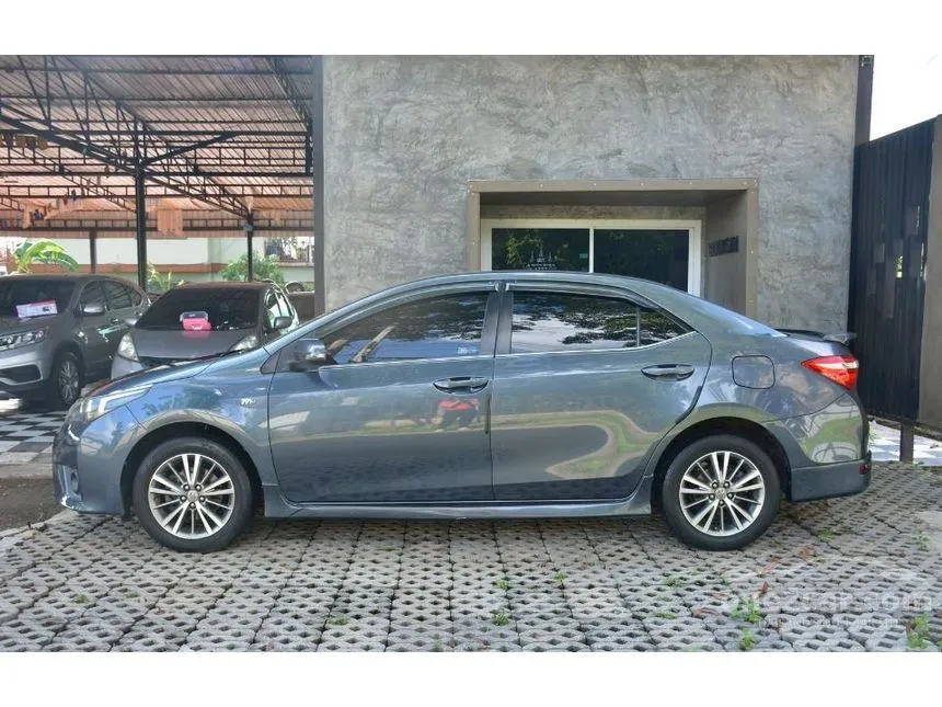 2015 Toyota Corolla Altis E Sedan
