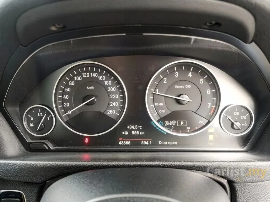 2018 BMW 318i Luxury Sedan