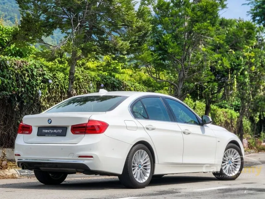 2018 BMW 318i Luxury Sedan