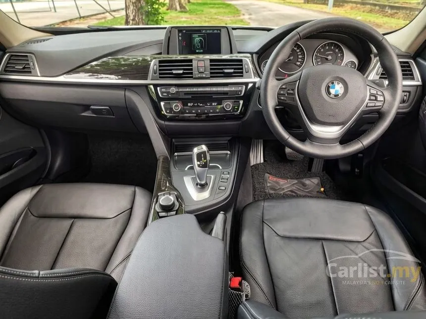2018 BMW 318i Luxury Sedan