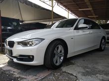 2014 BMW 320i 2.0 Sport Line Sedan EXCELLENT IN COND.