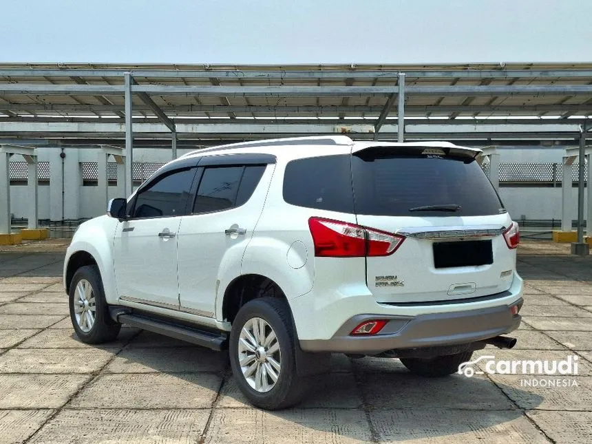 2019 Isuzu MU-X Premiere SUV