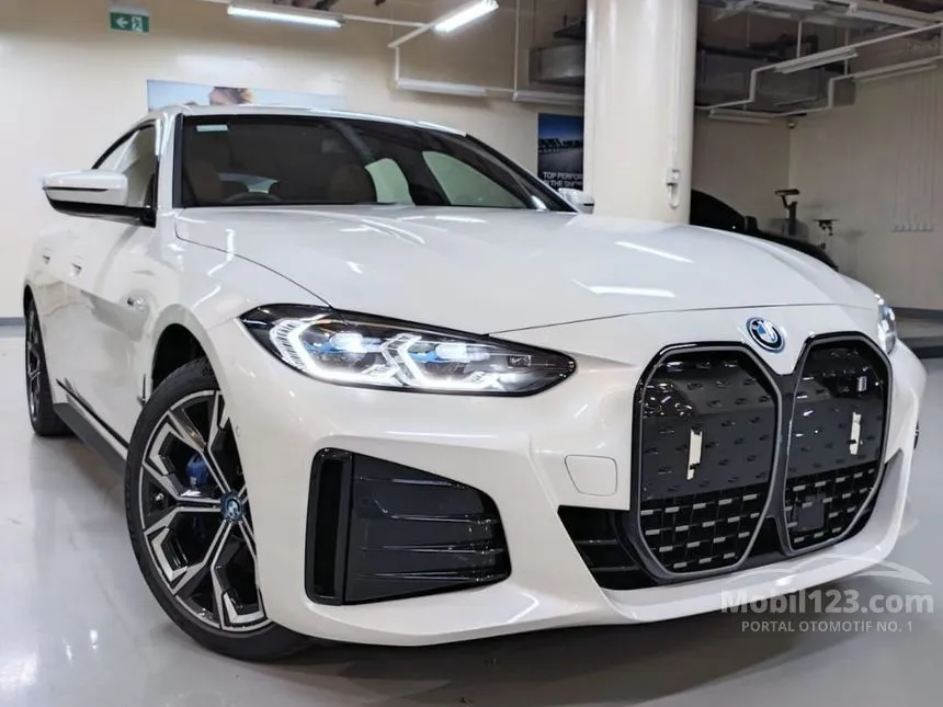 Jual Mobil BMW i4 2023 eDrive40 M Sport di DKI Jakarta Automatic Gran ...