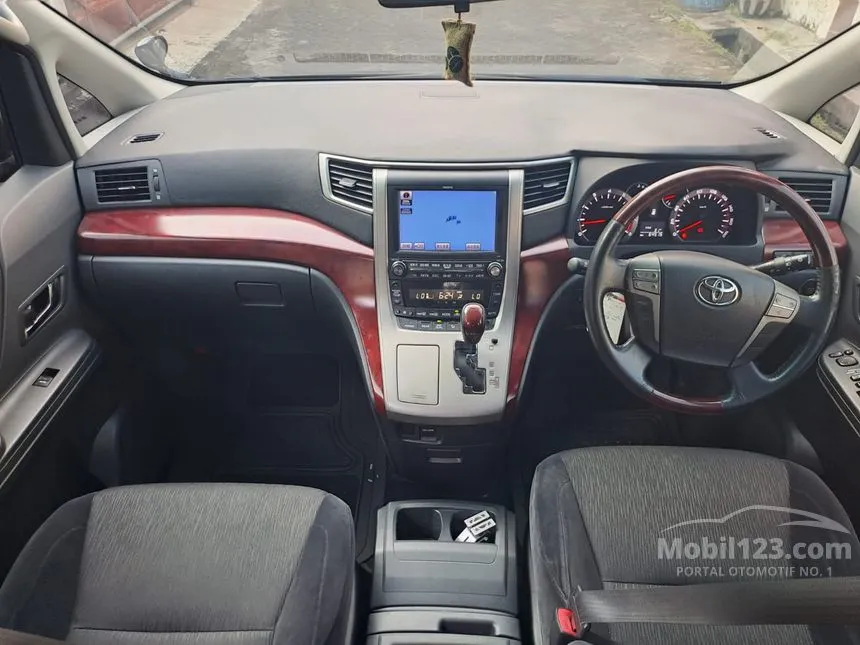 2010 Toyota Alphard G MPV