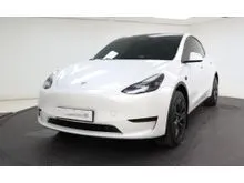 TESLA Model Y Standard Range 2025