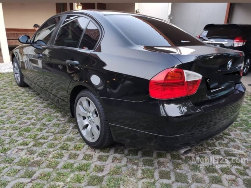 2005 BMW 320i Sedan