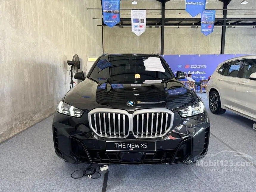 Jual Mobil BMW X5 2024 xDrive40i xLine 3.0 di Jawa Barat Automatic SUV Hitam Rp 1.960.000.000