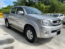 2011 Toyota Hilux 2.5 G Pickup Truck
