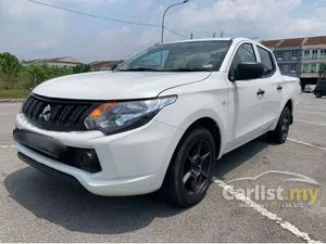 2017/2018 Mitsubishi Triton 2.5 MANUAL Pickup Truck ORIGINAL MILEAGE BELOW 70K KM CONDITION TIPTOP JUST BUY AND DRIVE WELCOME TO TEST DRIVE